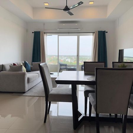 Ocean Breeze Negombo- Tidesend Luxury Beach Apartments Exterior foto