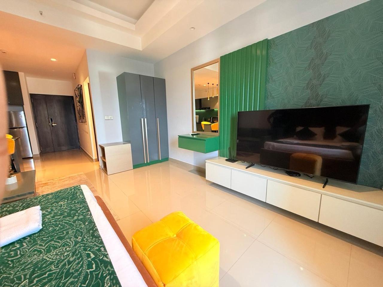 Ocean Breeze Negombo- Tidesend Luxury Beach Apartments Exterior foto