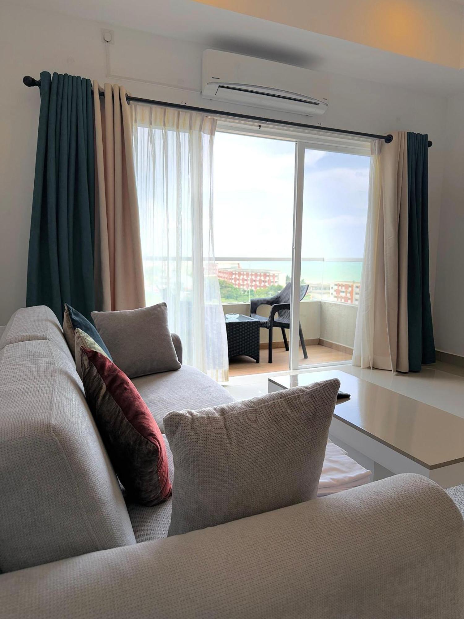 Ocean Breeze Negombo- Tidesend Luxury Beach Apartments Exterior foto