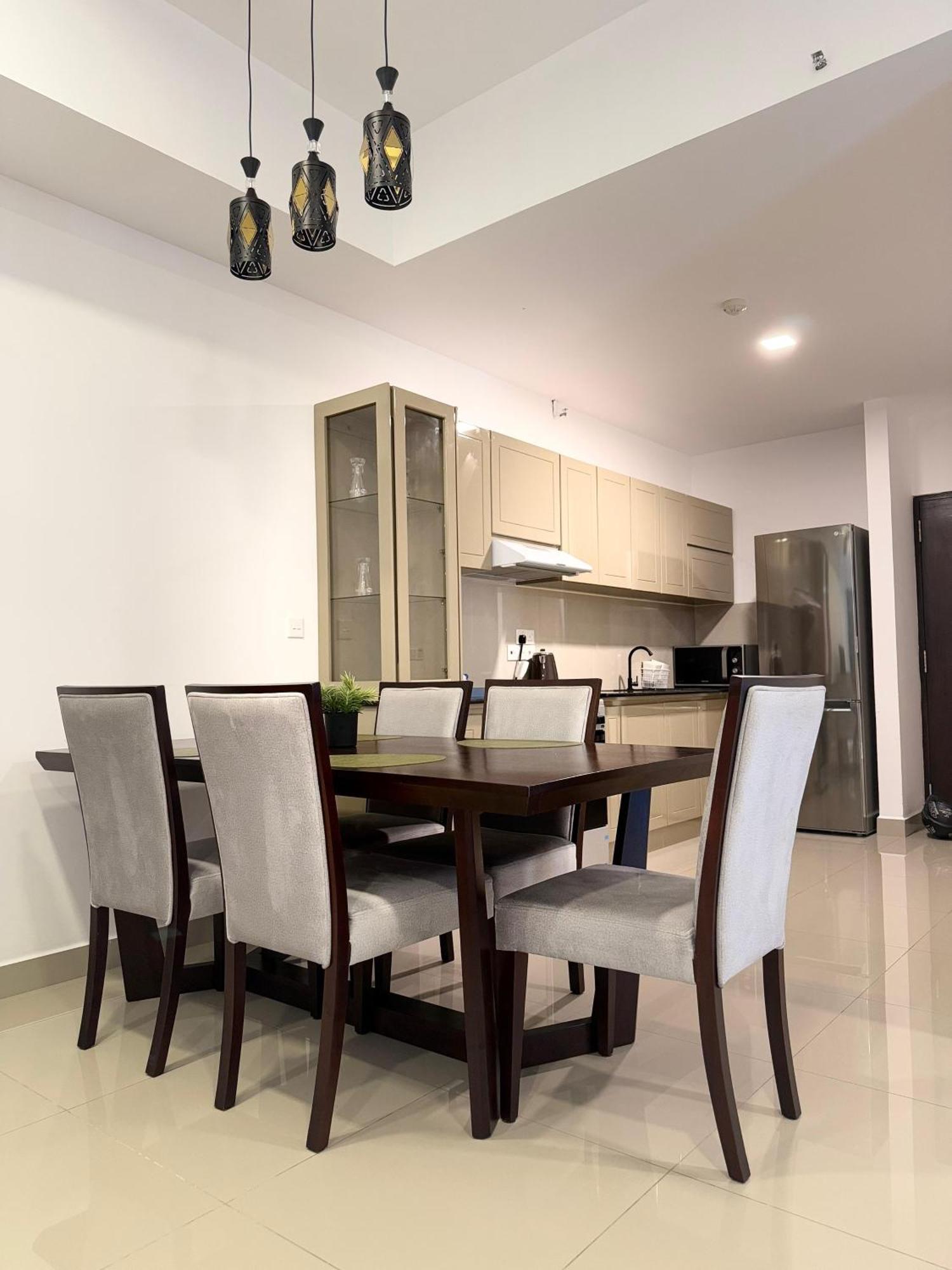 Ocean Breeze Negombo- Tidesend Luxury Beach Apartments Exterior foto