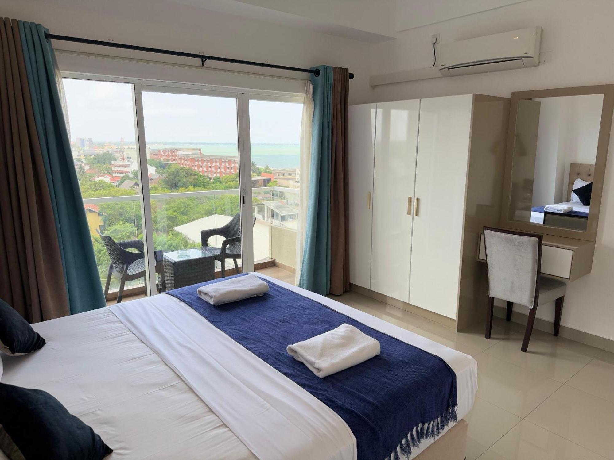 Ocean Breeze Negombo- Tidesend Luxury Beach Apartments Exterior foto