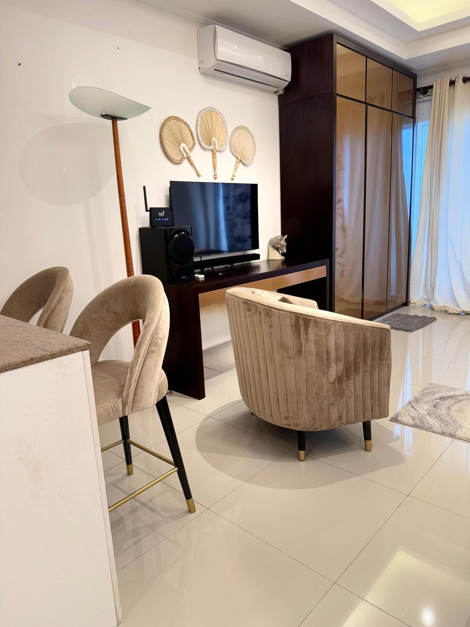 Ocean Breeze Negombo- Tidesend Luxury Beach Apartments Exterior foto