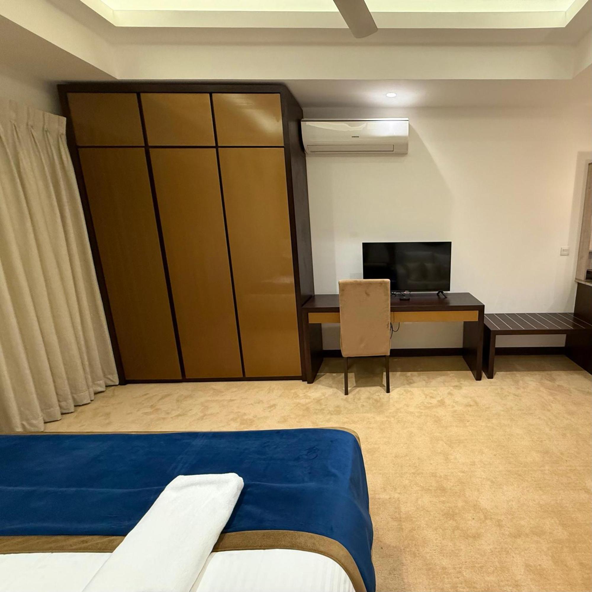 Ocean Breeze Negombo- Tidesend Luxury Beach Apartments Habitación foto